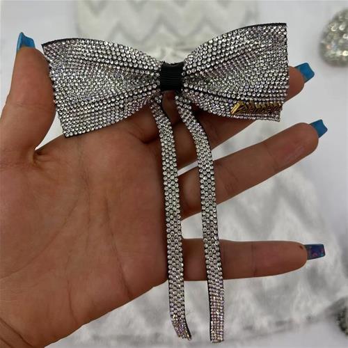 گیره پاپیون پر نگین نقره ای اویز دار کد 354990