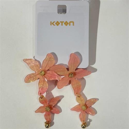 گوشواره میخی گلی صورتی  مارک kotton کد 235